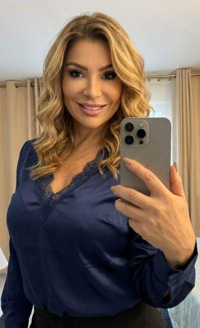 club de rencontre - Antibes - Directrice à Antibes, je veux un homme qui assume ses envies discrètes