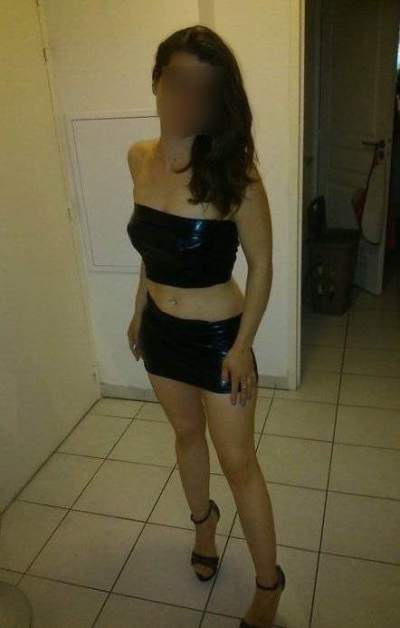club de rencontre - Sens - Tu oses tenter une coiffeuse de Sens qui aime les jeux coquins?